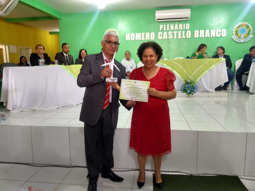 A vice- governadora Regina Sousa com o vereador de Marcolândia Birica